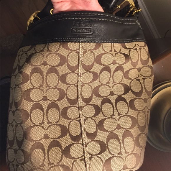 AUTHENTIC Signature Coach Hobo Bucket bag - Picture 5 of 8